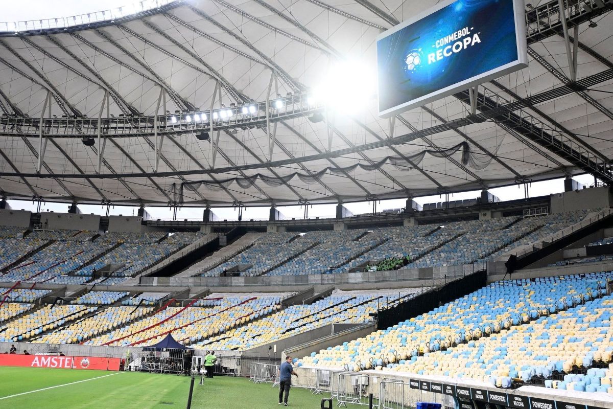 Torcedores do Flamengo tentam invadir sede do Fluminense e são presos; veja