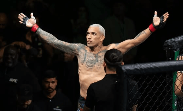 UFC 326: Charles do Bronxs doutrina Max Holloway e leva cinturão BMF