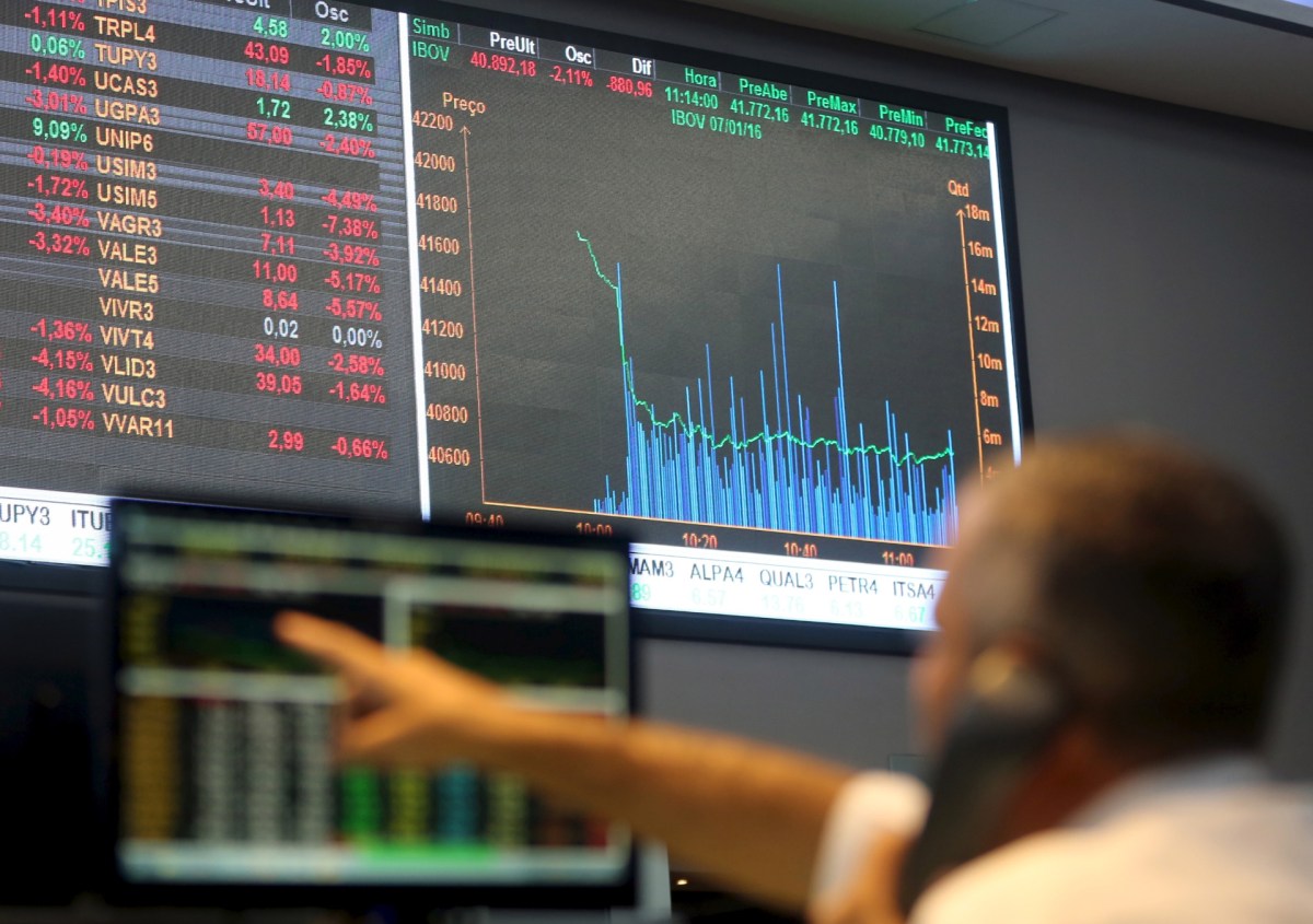 Ações globais de energia caem com tombo do petróleo após cessar-fogo no Irã