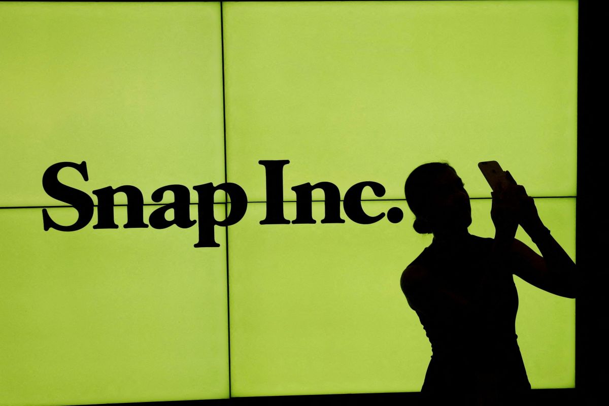 Controladora do Snapchat aposta em IA e demite cerca de 1.000 funcionários