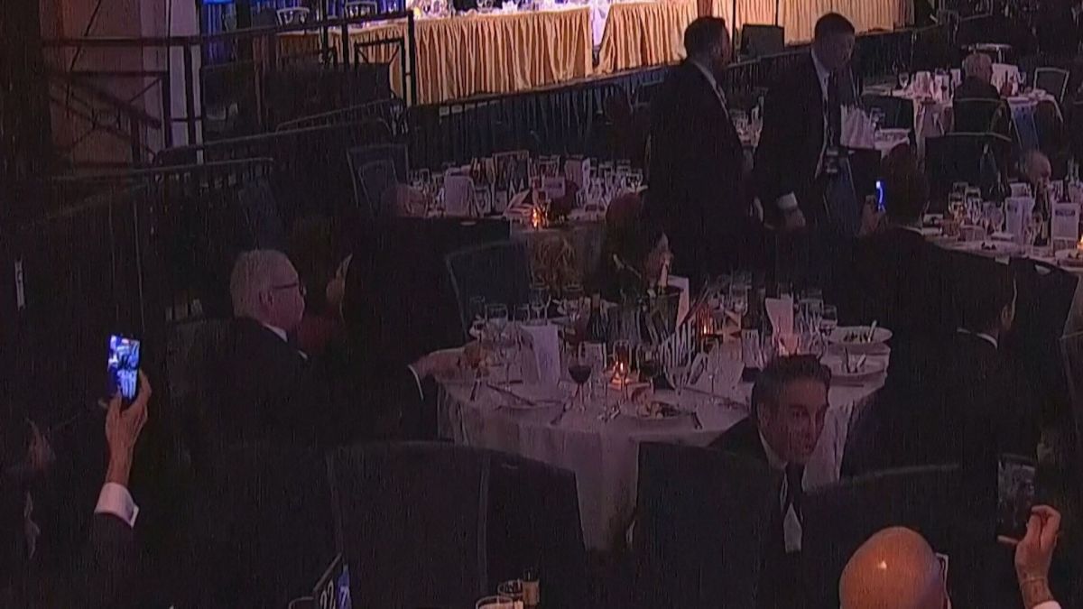 Convidado continuou a comer durante ataque a tiros em jantar de Trump