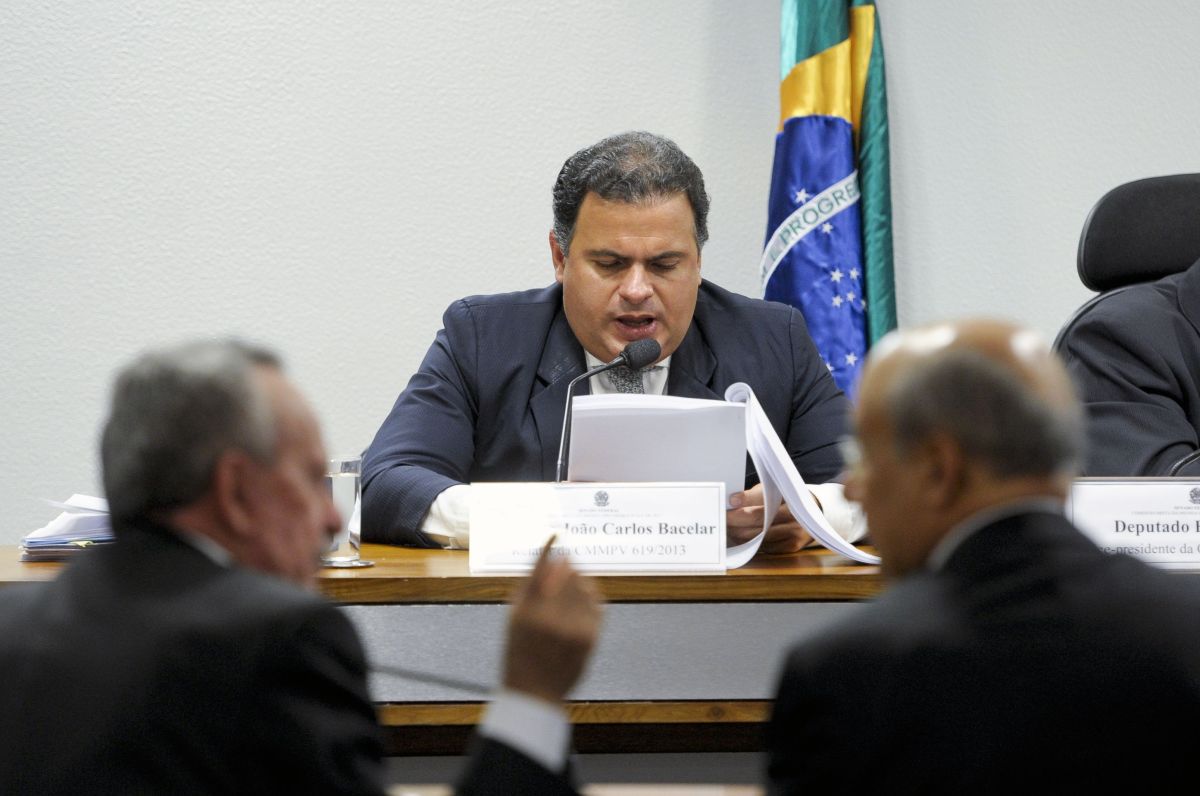 Deputado faz acordo com PGR e devolverá R$ 1,3 milhão aos cofres da União