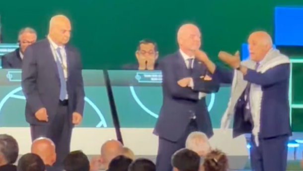 Dirigente palestino recusa aperto de mão israelense em evento da Fifa