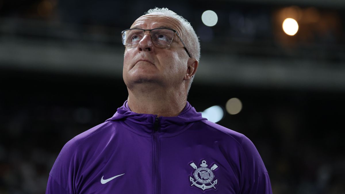 Dorival Júnior é demitido e deixa o comando do Corinthians