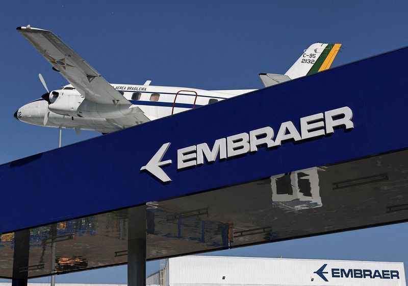 Embraer fecha contrato de suporte para 25 E-Jets da canadense Jazz Aviation