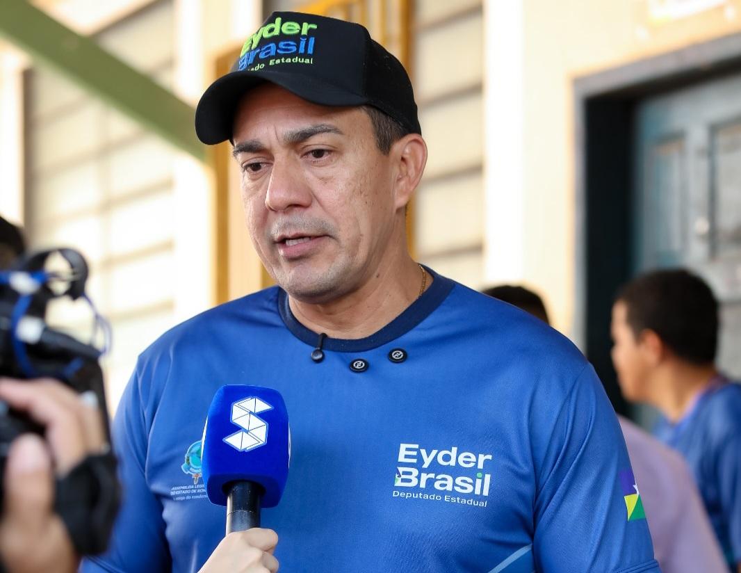 Eyder Brasil propõe lei para valorizar jornalistas e ampliar acesso à informação em Rondônia