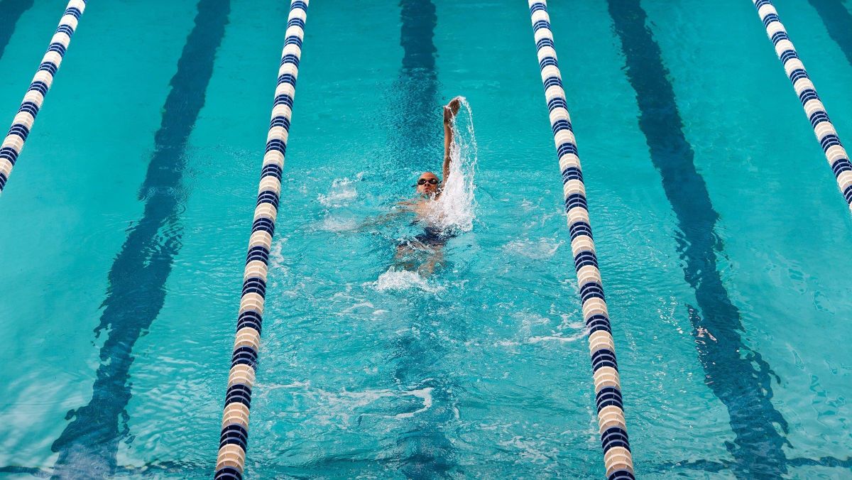 Federação norueguesa de natação veta campeonatos com russos e bielorrussos