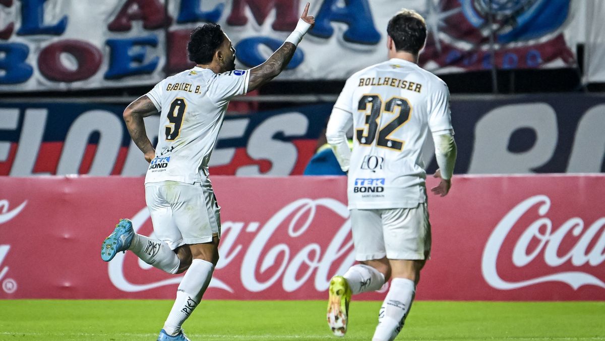 Gabigol desmente Cuca e diz estar à disposição para clássico com Palmeiras