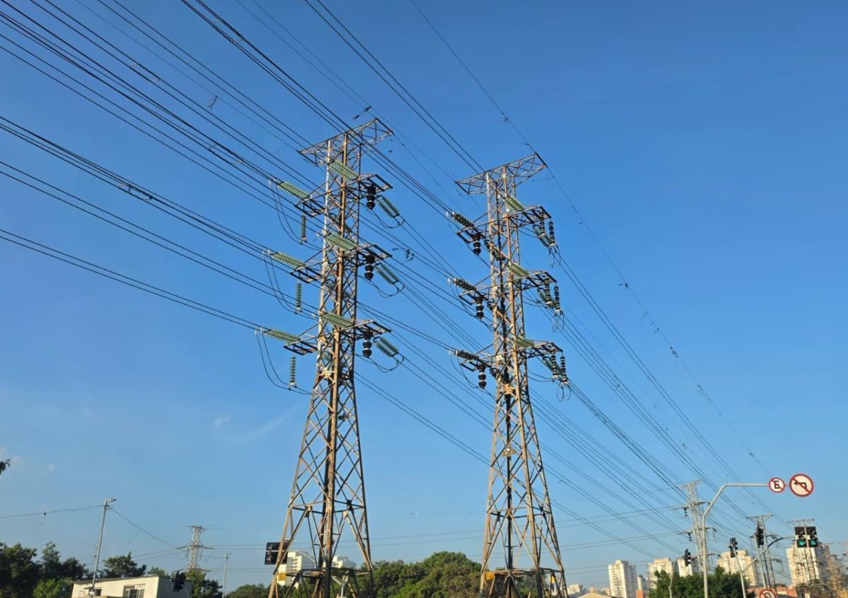 Governo deve assinar renovação de 14 distribuidoras na semana de 6 de maio