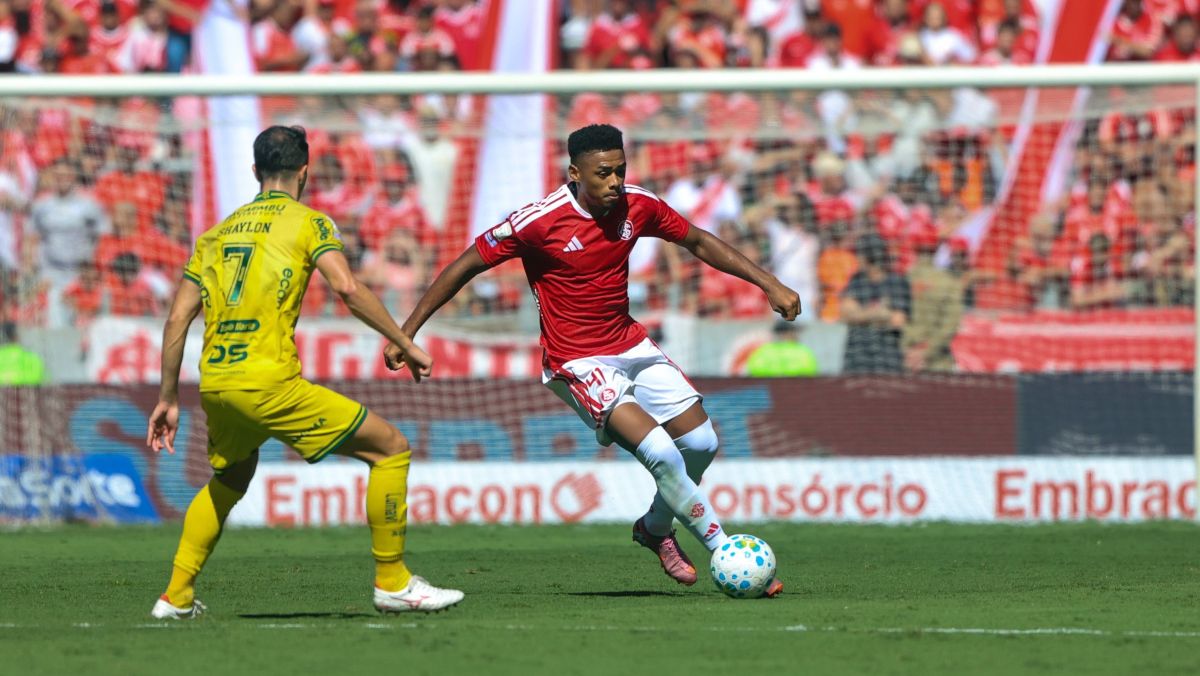 Internacional perde para o Mirassol e se aproxima do Z-4 do Brasileirão