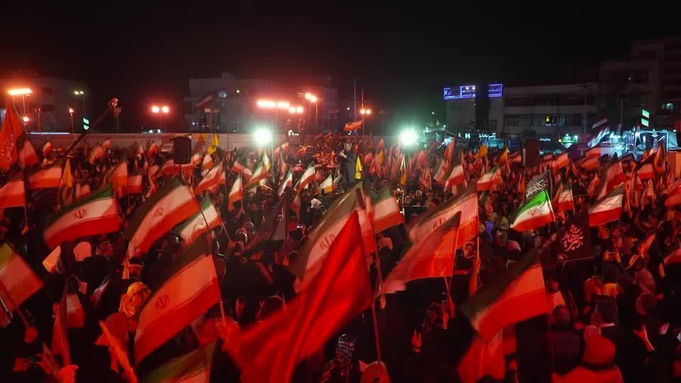 Iranianos se manifestam a favor do governo e rejeitam ameaças de Trump