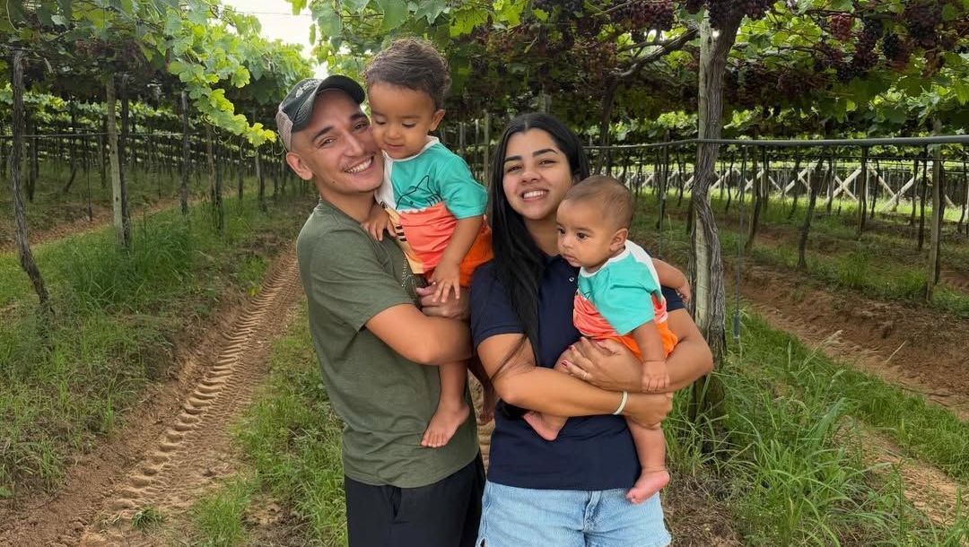 João Gomes viraliza após brincar sobre compra de fazenda na Suíça