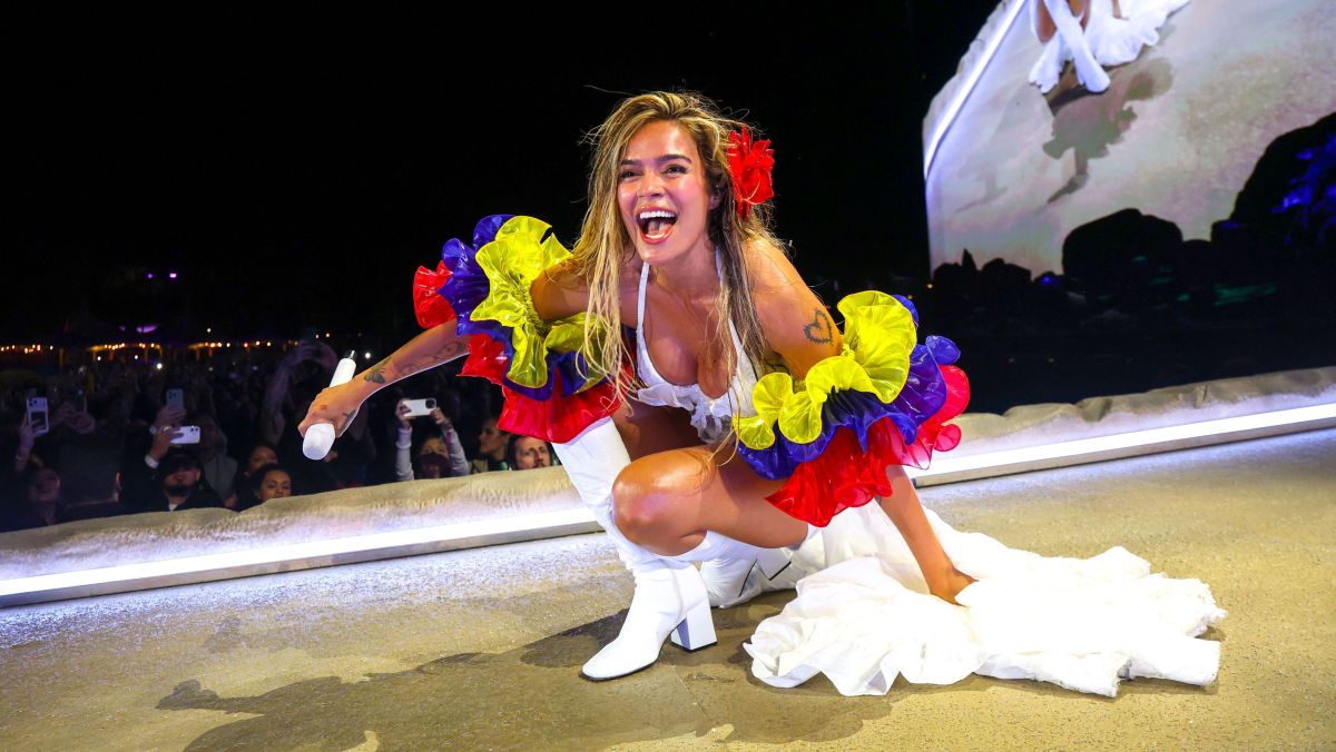 Karol G investiu três vezes mais que o valor do cachê em show no Coachella