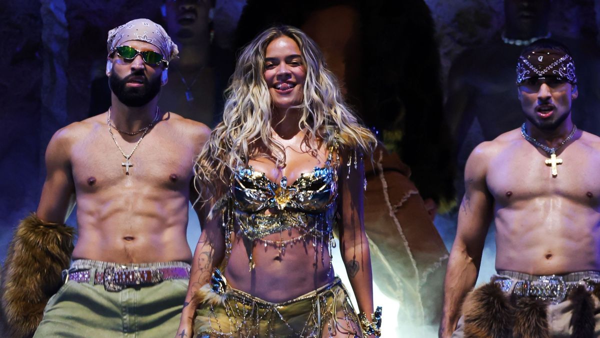Karol G pediu conselhos para Sofia Vergara antes de posar para a Playboy