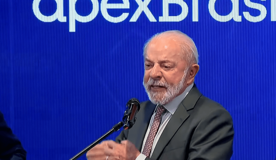 Lula diz não acreditar que Irã esteja preparando bomba atômica