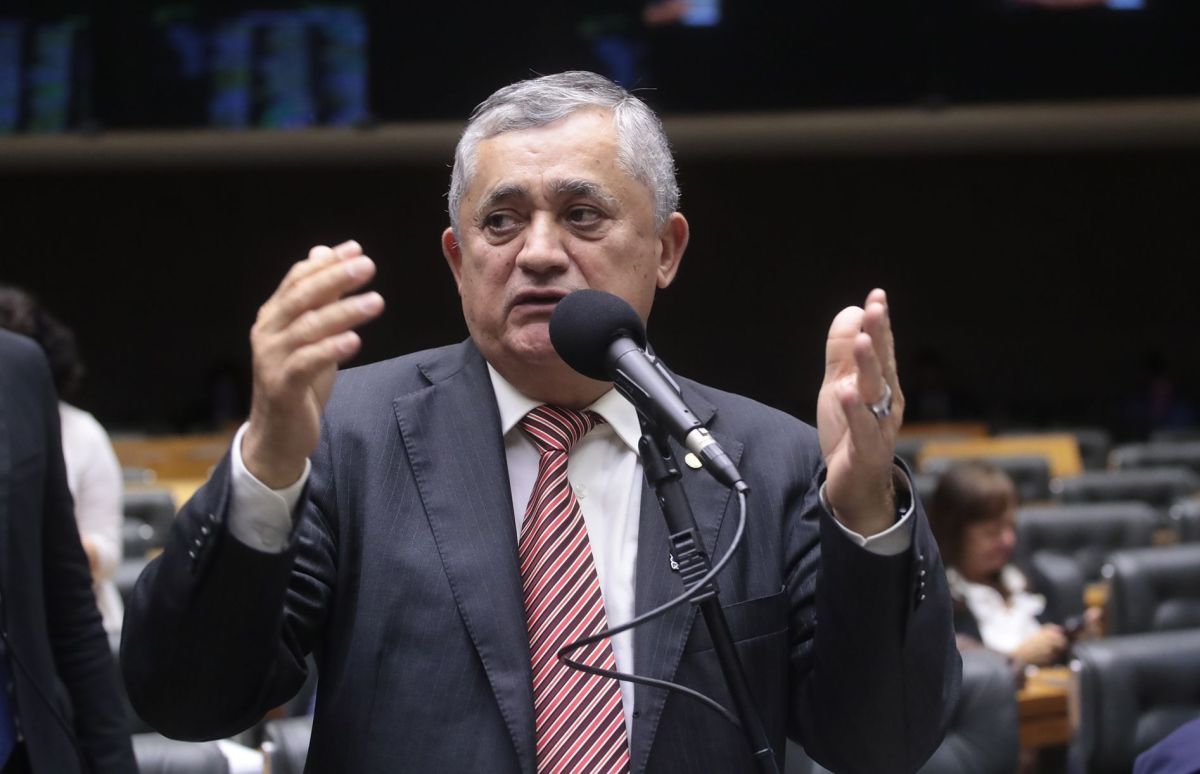 Ministro diz que governo prepara novas medidas contra efeitos da guerra