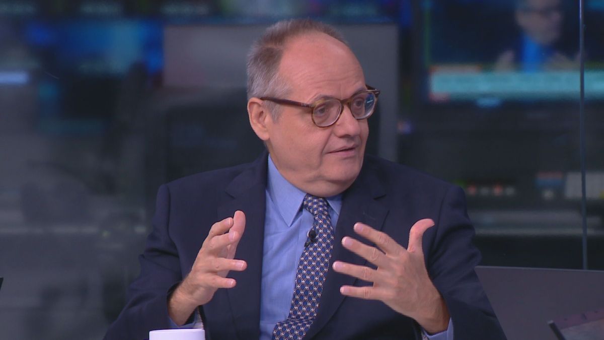 Não há evidência de que jornada no Brasil seja longa demais, diz Pessôa