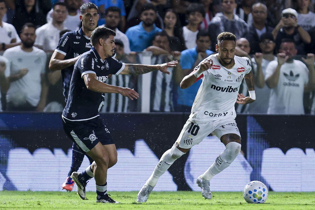 Neymar toma terceiro amarelo e desfalca Santos contra Flamengo; veja lance