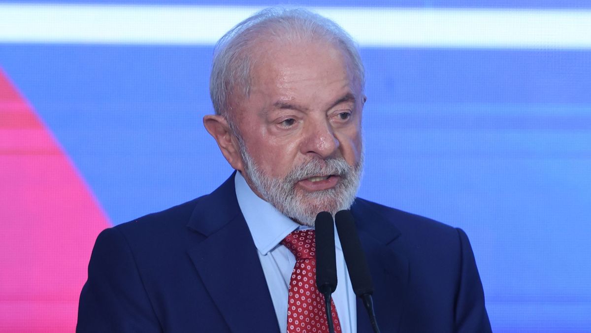 “Ninguém vai fazer a gente mudar o Pix”, diz Lula após relatório dos EUA