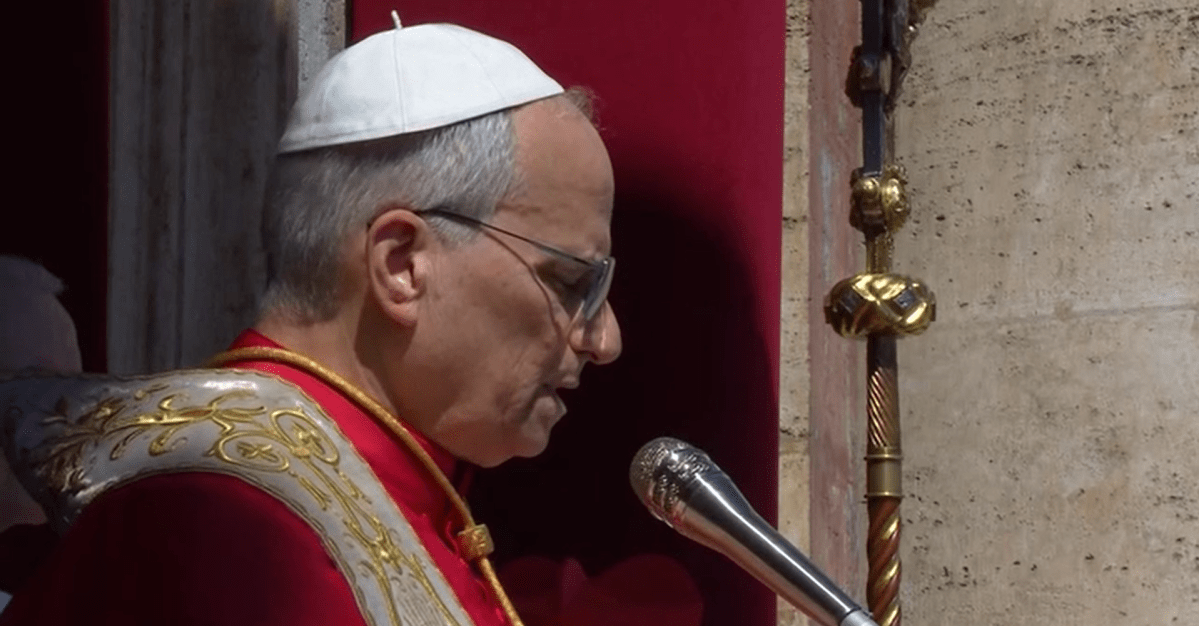 Papa Leão XIV envia mensagem em português na missa de Páscoa; veja