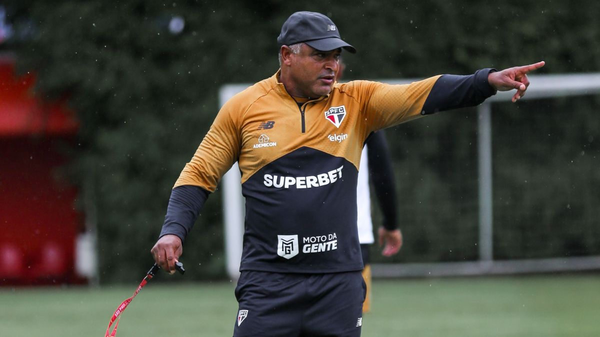 Roger Machado revive laços com o Inter em duelo no Beira-Rio