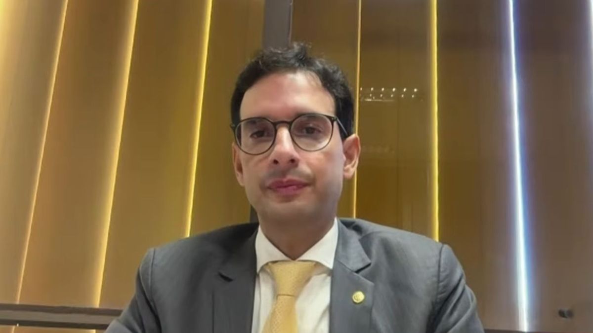 Texto da PEC da escala 6×1 “terá a cara de Hugo Motta”, diz relator à CNN