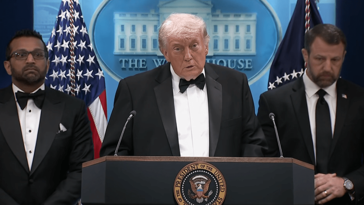 Trump diz que autoridades do Irã “podem nos ligar” se “quiserem conversar”