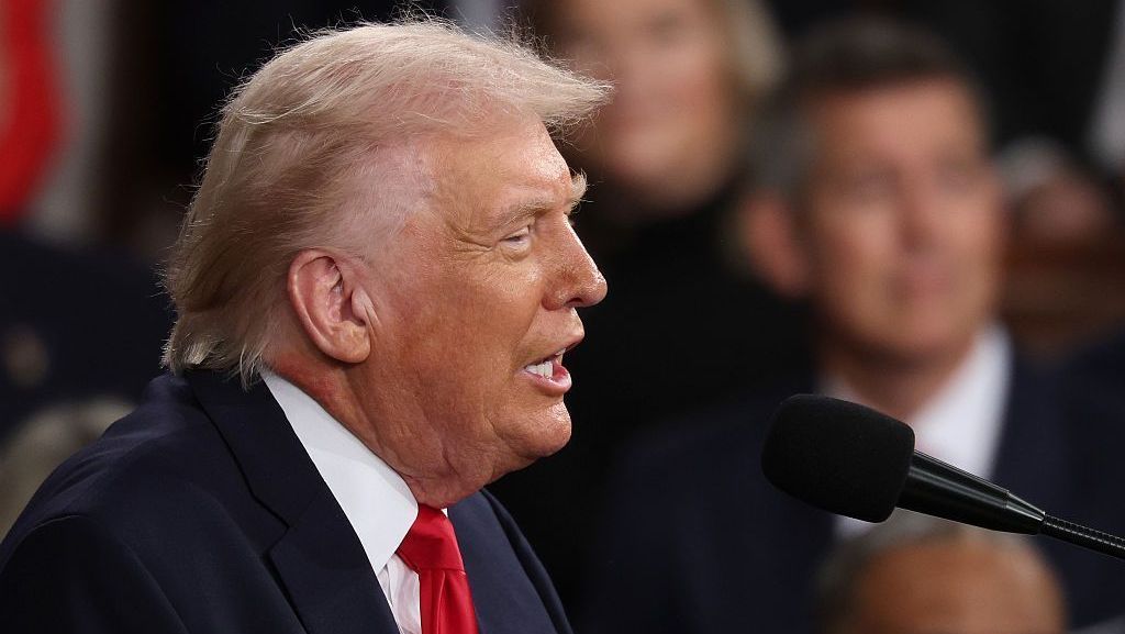 Trump diz que fim do bloqueio naval acabaria com as chances de um acordo