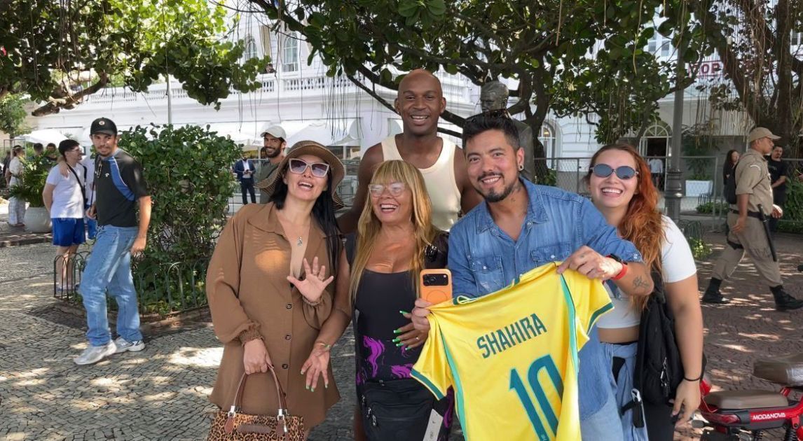 Tudo pelo VIP: campanhas levam fãs para perto de Shakira