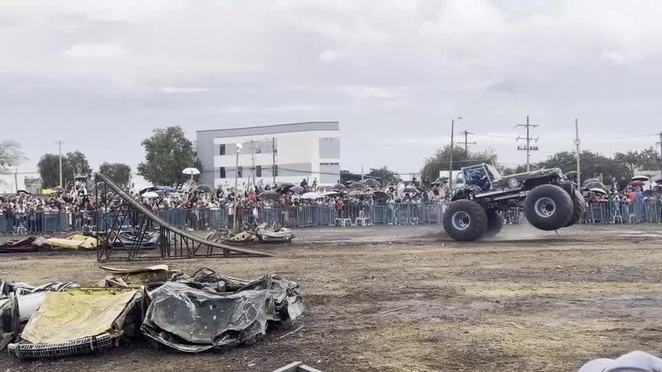Acidente com “monster truck” na Colômbia deixa três mortos e 35 feridos