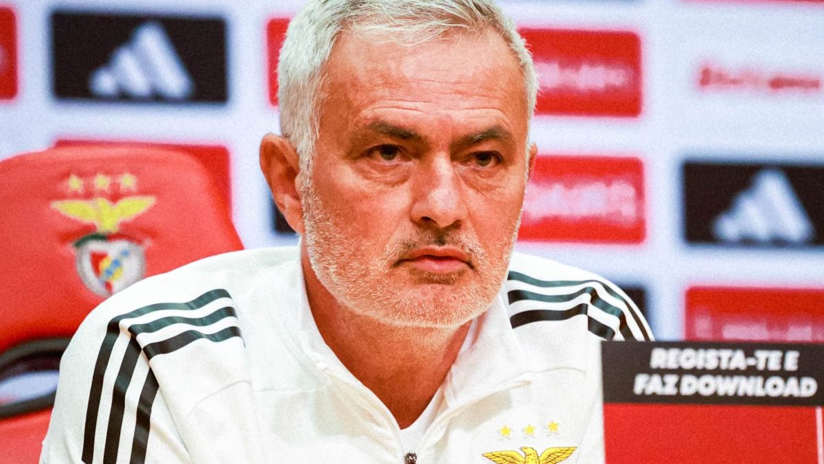 Benfica termina Liga Portuguesa invicto com Mourinho, mas fora da Champions