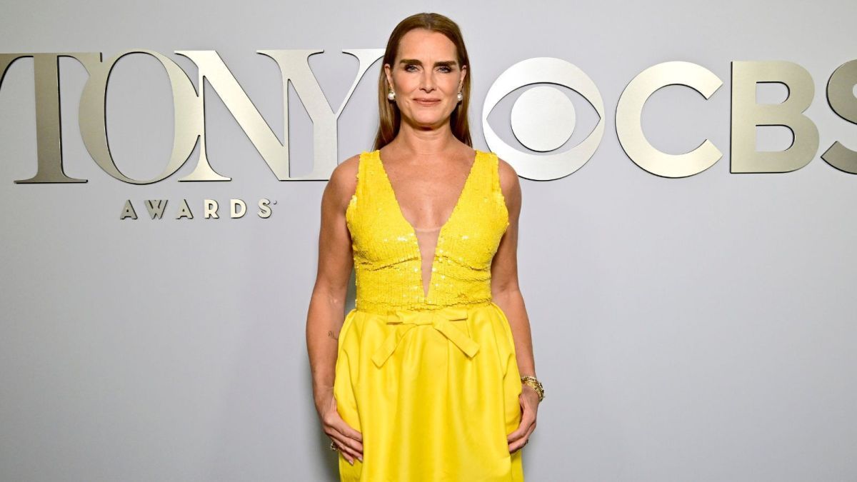 Brooke Shields revela como filhas descobriram romance com John Kennedy Jr.
