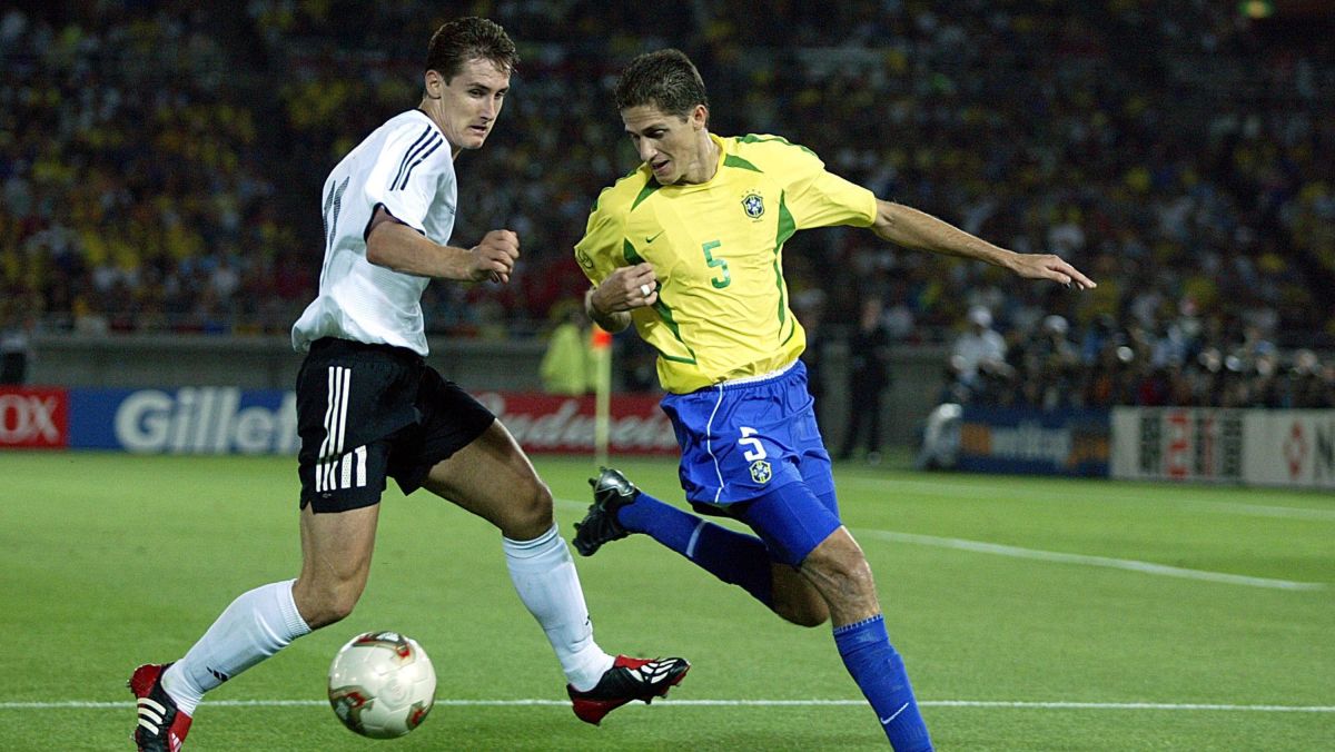 Campeão mundial pelo Brasil vê dificuldade nas laterais da Seleção