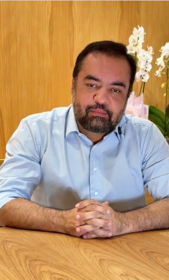 Castro se defende após ser alvo de operação da PF: “há algo muito estranho”