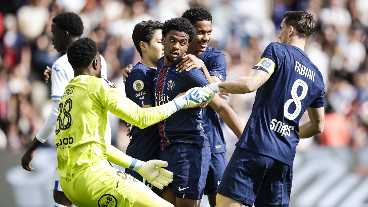 Com time alternativo, PSG tropeça contra o Lorient mas ainda é líder