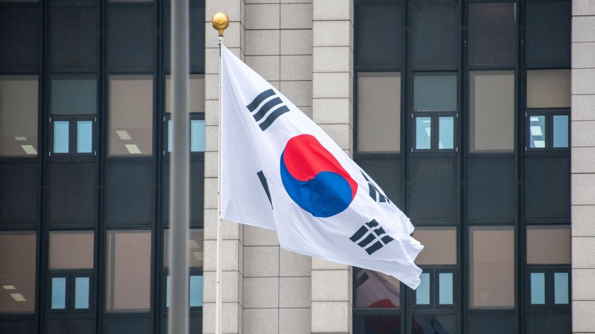 Coreia do Sul diz que vai investigar incêndio em navio no Estreito de Ormuz