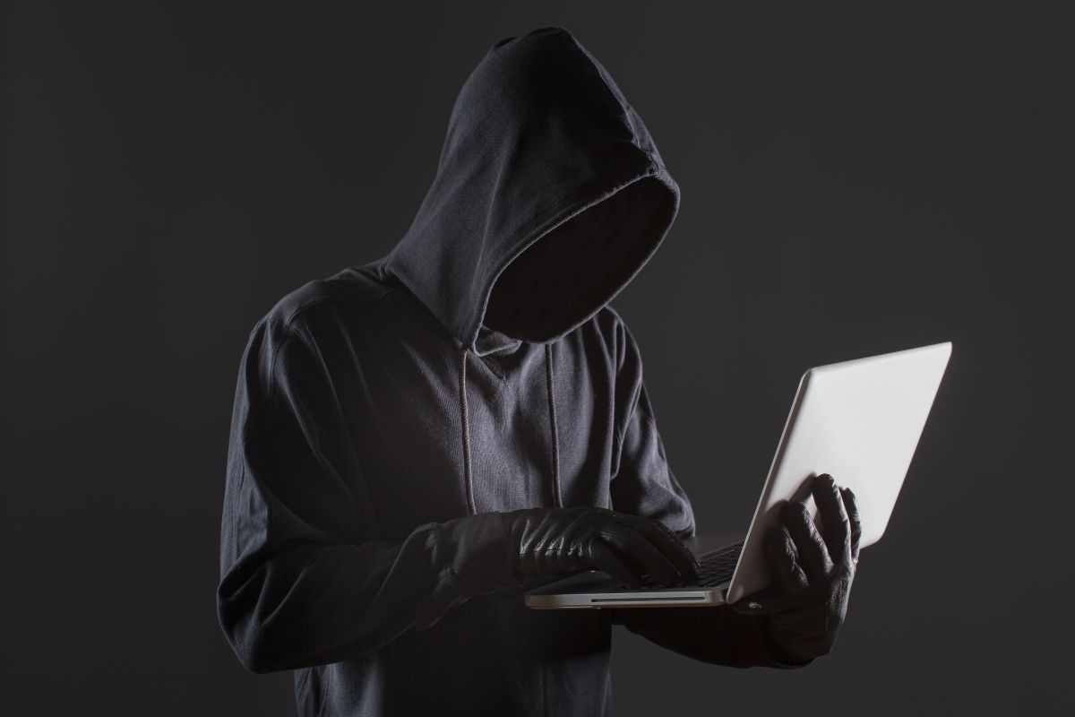 Criminosos vendem identidade de brasileiros por US$ 40