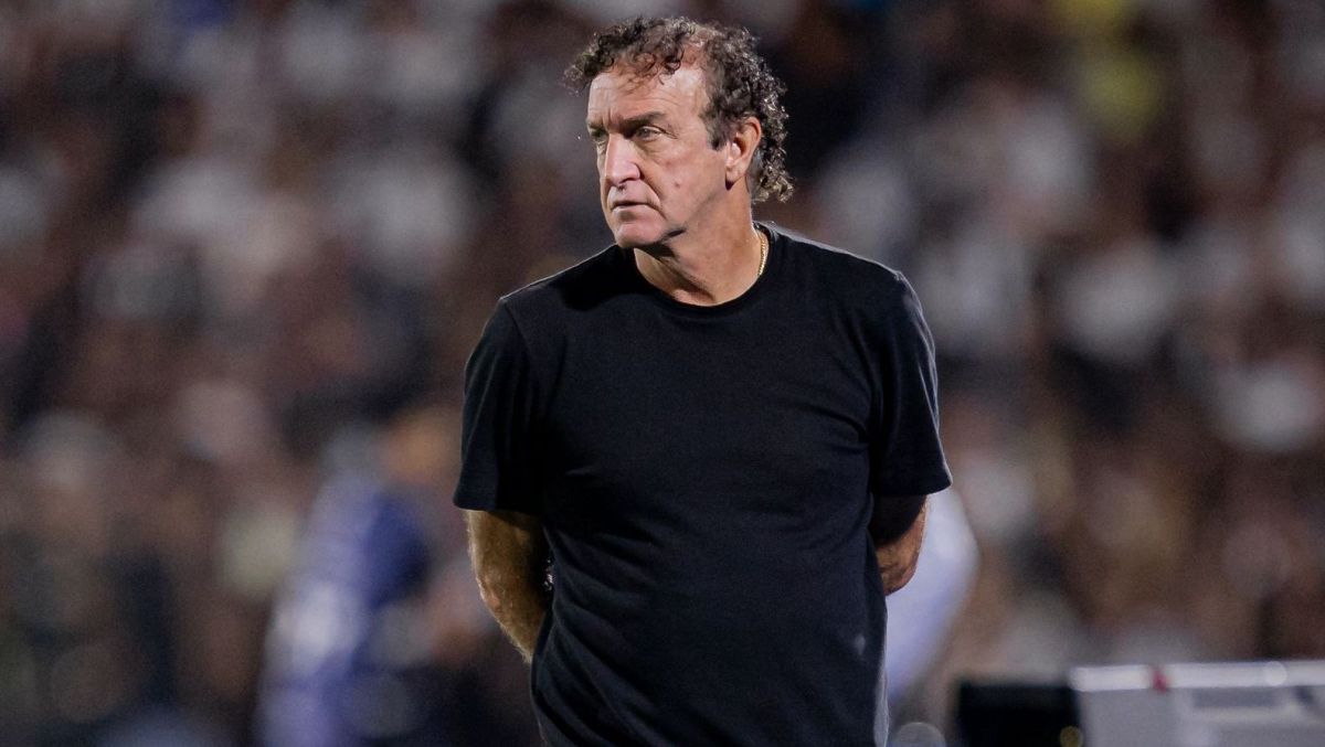Cuca critica episódio entre Neymar e Robinho Jr.: “Não pode passar pano”