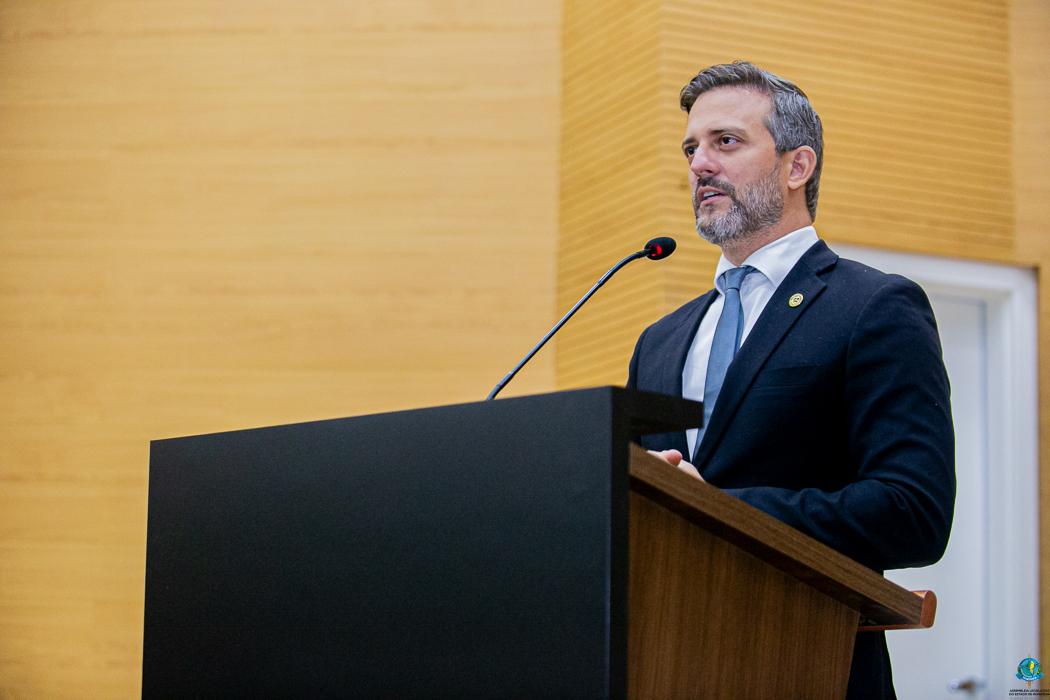 Delegado Lucas destaca entrega de mais de 4 mil kits escolares na região de Buritis