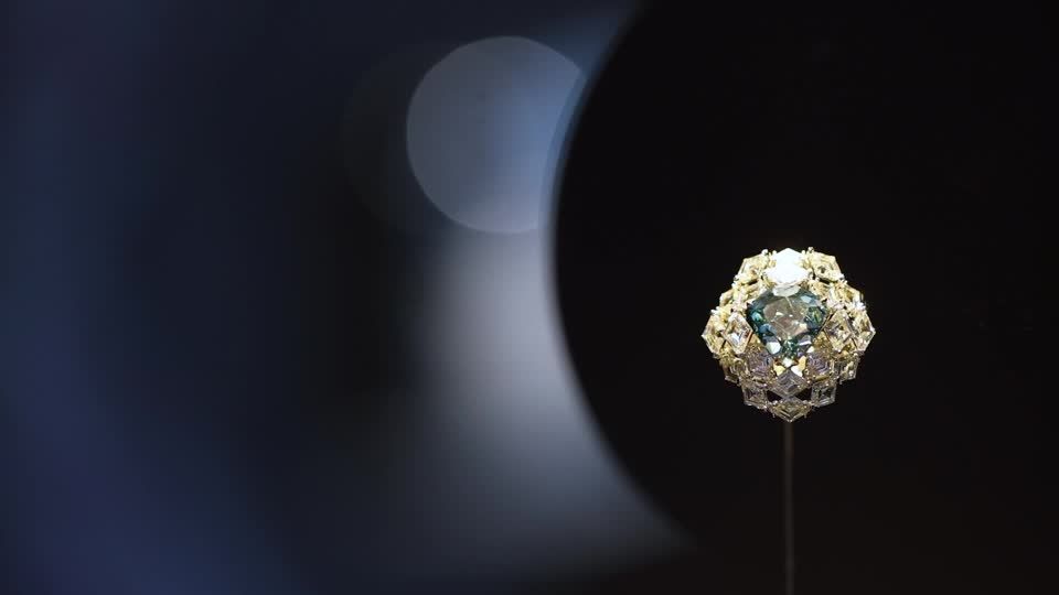 Diamante azul-esverdeado raro pode ser leiloado por US$ 12,8 milhões