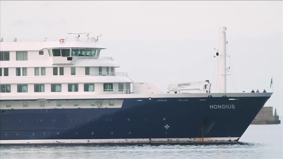 Entenda a operação de desembarque do navio com hantavírus na Espanha