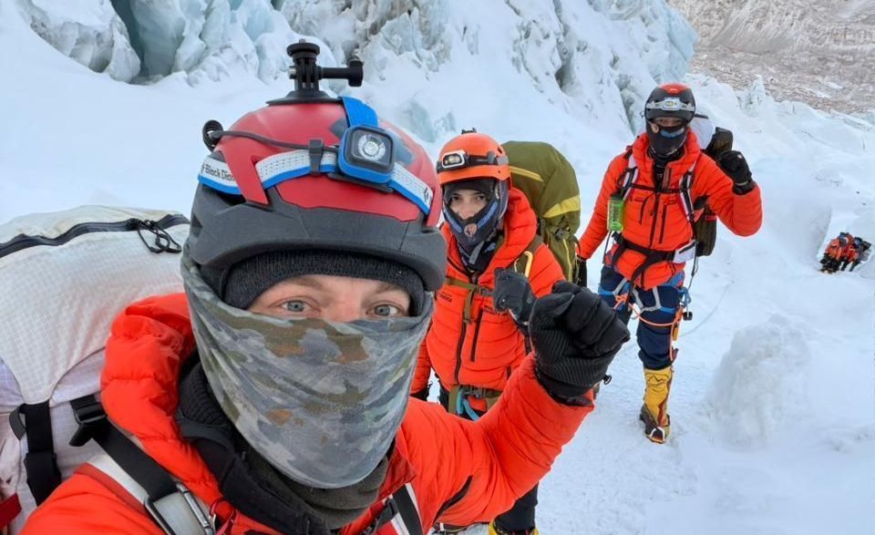 Everest: brasileiros escapam de avalanche durante escalada