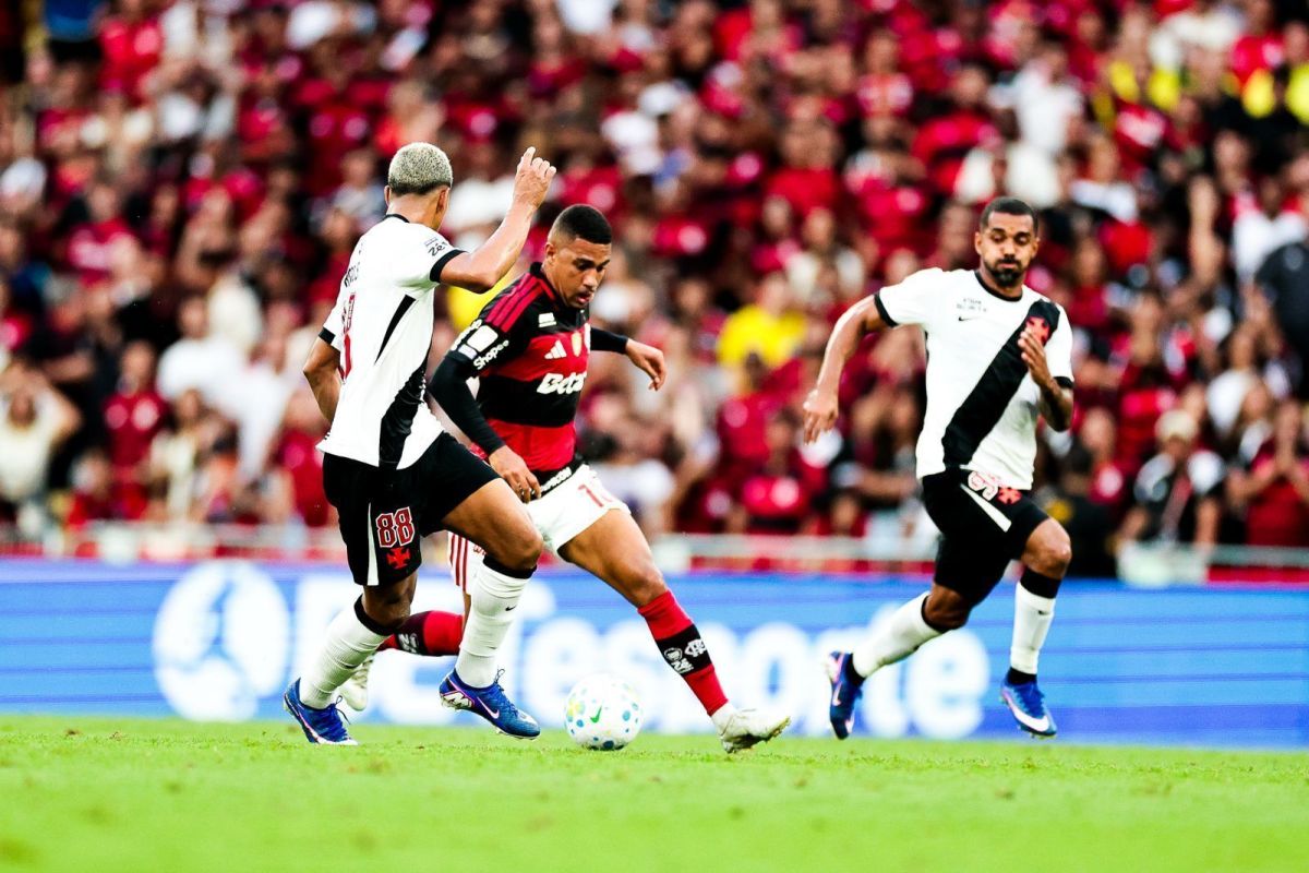 Flamengo: Luxemburgo manda indireta a Leonardo Jardim após empate