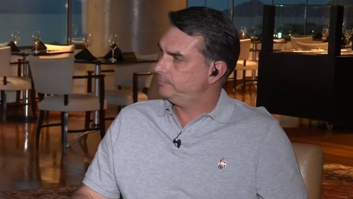 Flávio à CNN: “Bolsonaro terá cargo no meu governo se ele quiser”