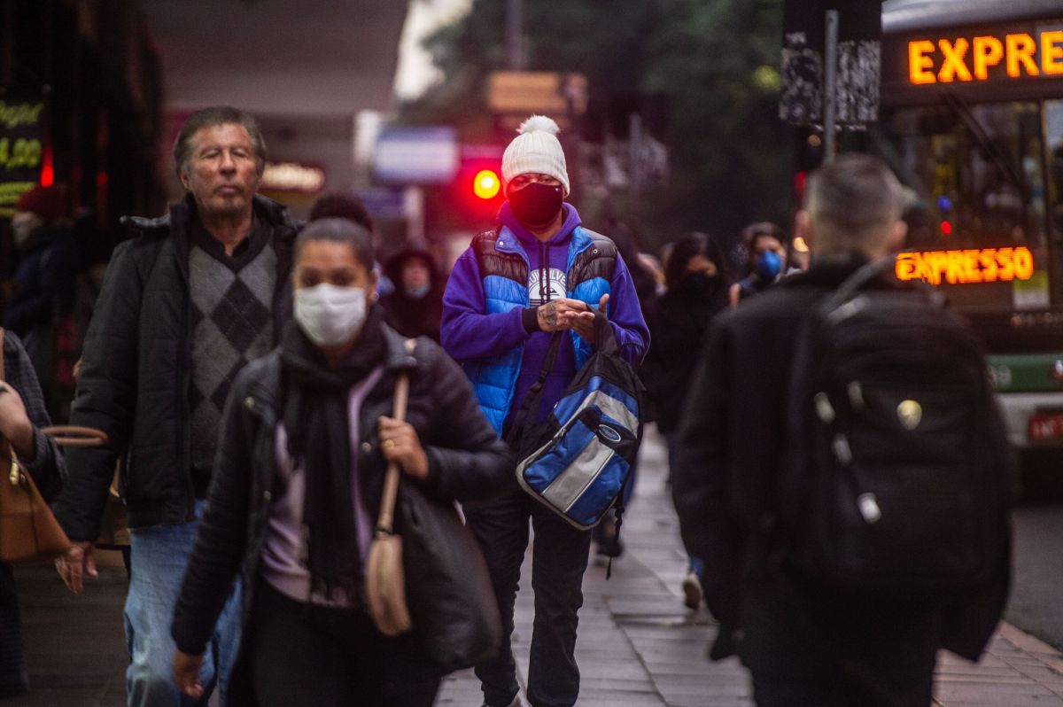 Frente fria se intensifica no Brasil neste fim de semana; veja previsão