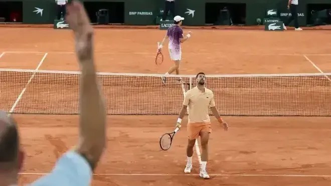 João Fonseca alcança feito de Guga com vitória sobre Djokovic