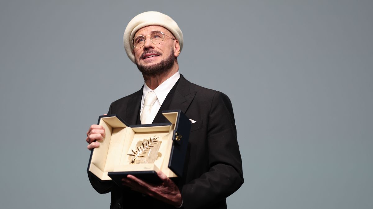 John Travolta é surpreendido em Cannes com Palma de Ouro Honorária