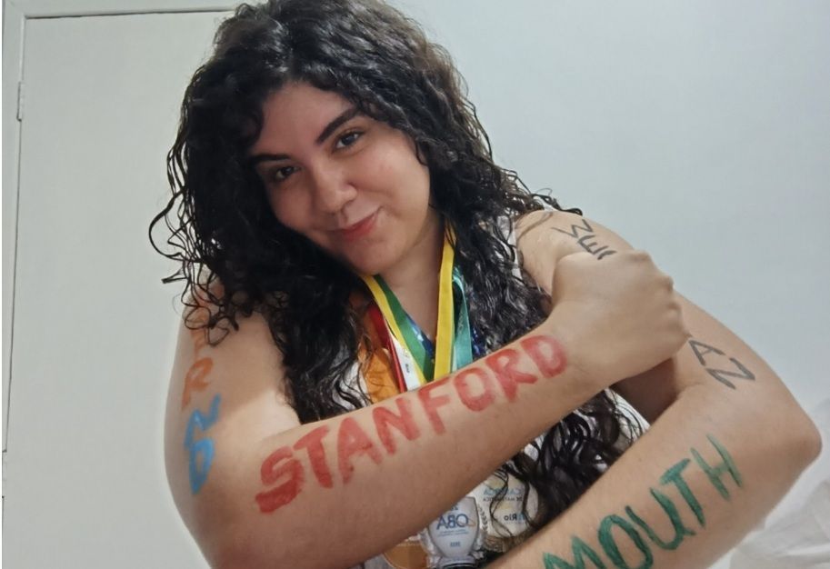 Jovem de comunidade do RJ é aprovada em Stanford e outras 4 universidades