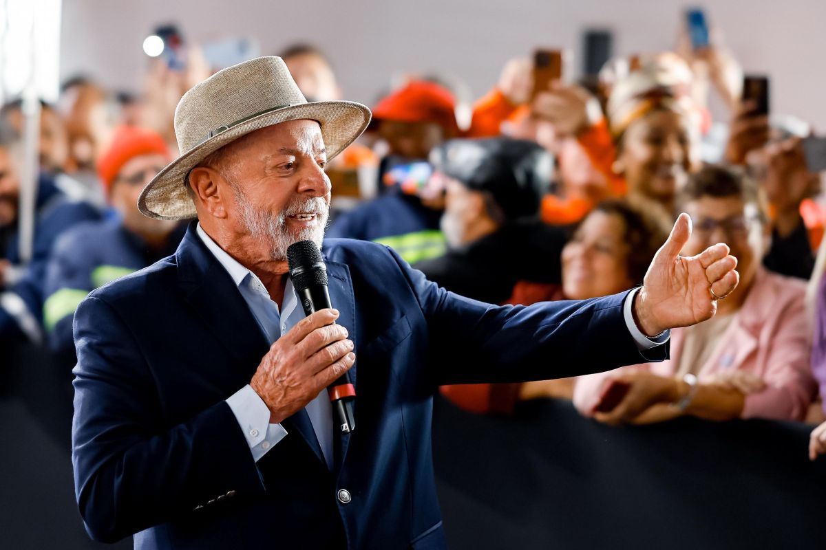 Lula diz que Flávio é “traidor” e atua por intervenção dos EUA no Brasil