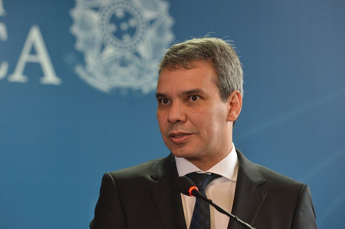 Ministro da Justiça vai à Câmara para explicar caso Ramagem nesta quarta
